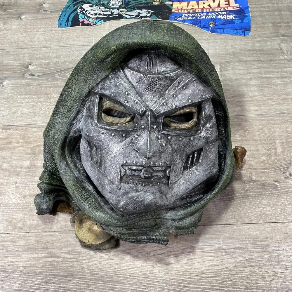 Vintage 1998 Marvel Super Heroes Doctor Doom Adult Latex Mask Disguise‎ Inc Hood